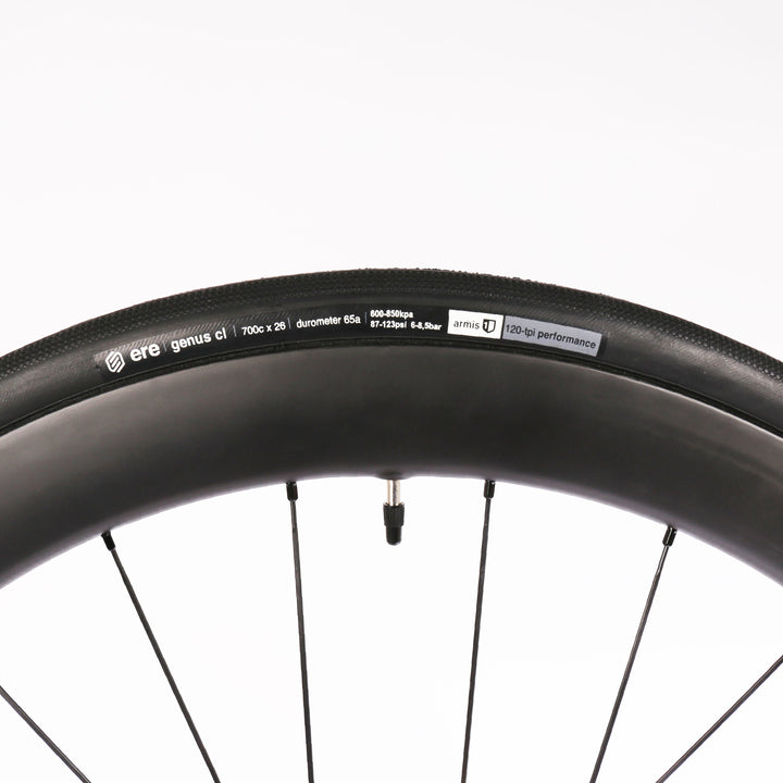 Ere Research Genus Pro CL clincher tire in black, side profile, 700C x 28