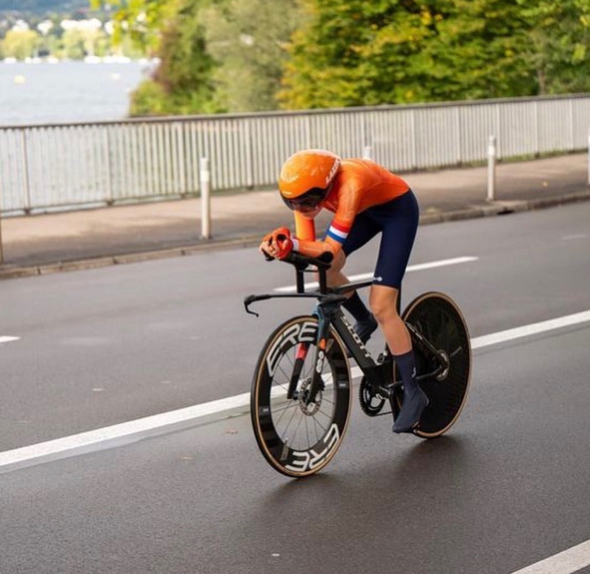 Megan Arens World Champion Kigali Rwanda, time trial worlds, junior woman GENUS AE92 front wheel