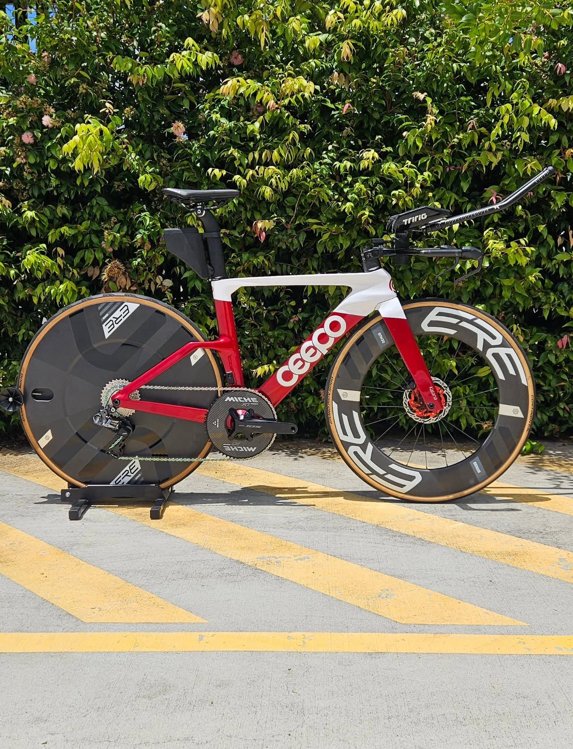 Ceepo japanese time trial bike built for speed with ere research genus aero time trial wheels GENUS AE92-D and AE00-D
