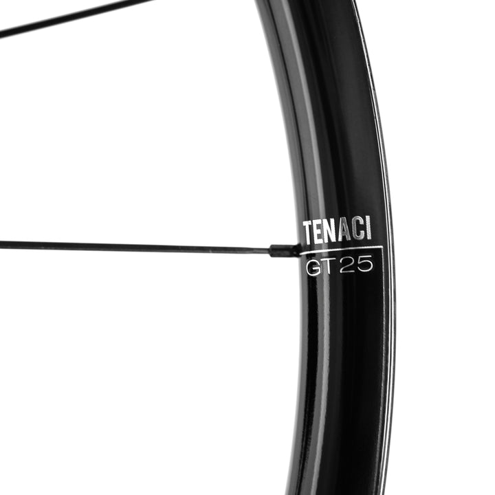 Glossy finish Tenaci GT25 gravel wheels with chrome decals