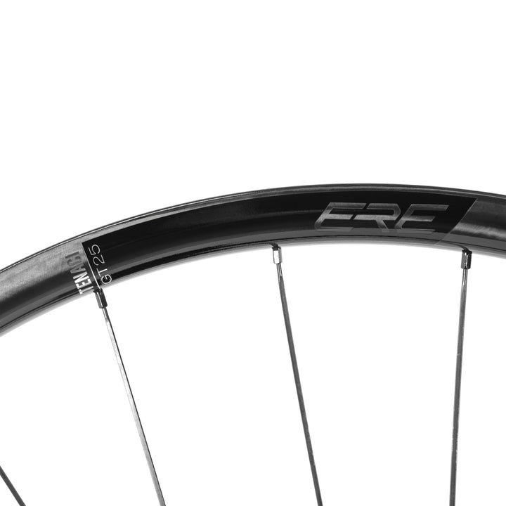 Glossy finish Tenaci GT25 gravel wheels with chrome decals