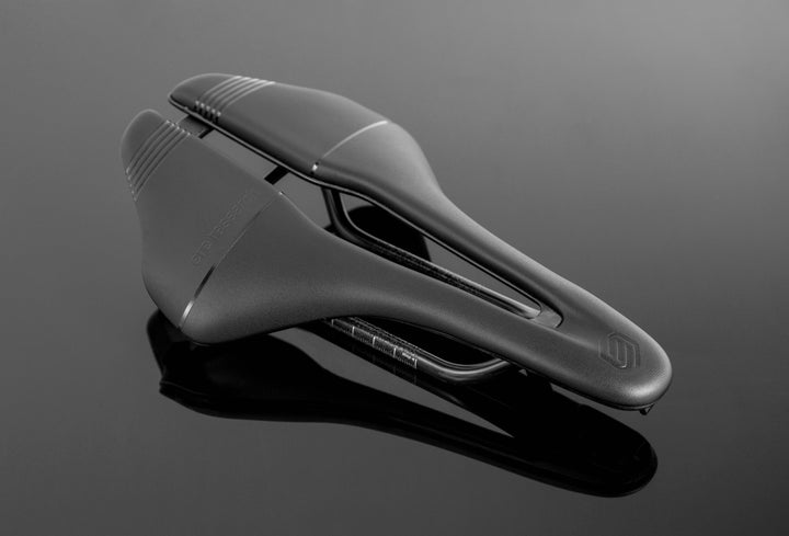 Genus CC Pro saddle Team Signature