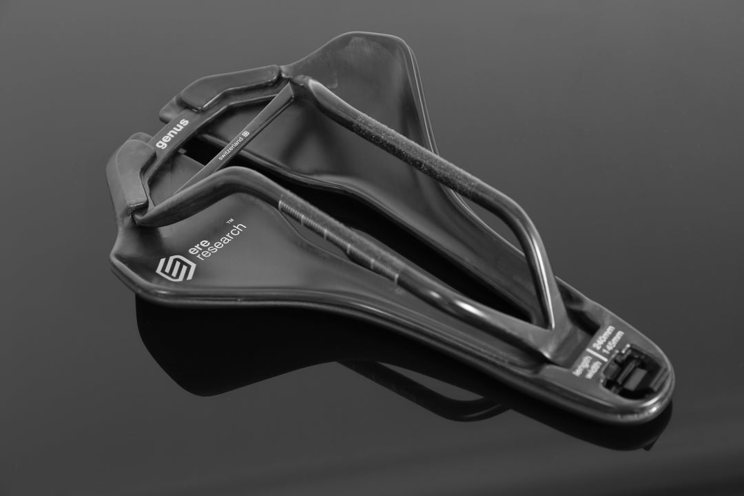 Genus CC Pro saddle Team Signature
